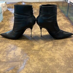 Aldo bootie, size US 6.5, color black